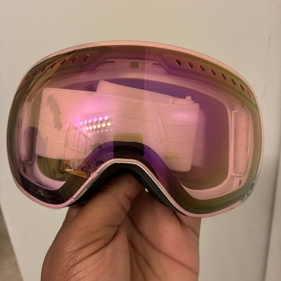 DRAGON X2 WHITE LUMA LENS PINK IONISED  GOGGLES. - Picture 1 of 16